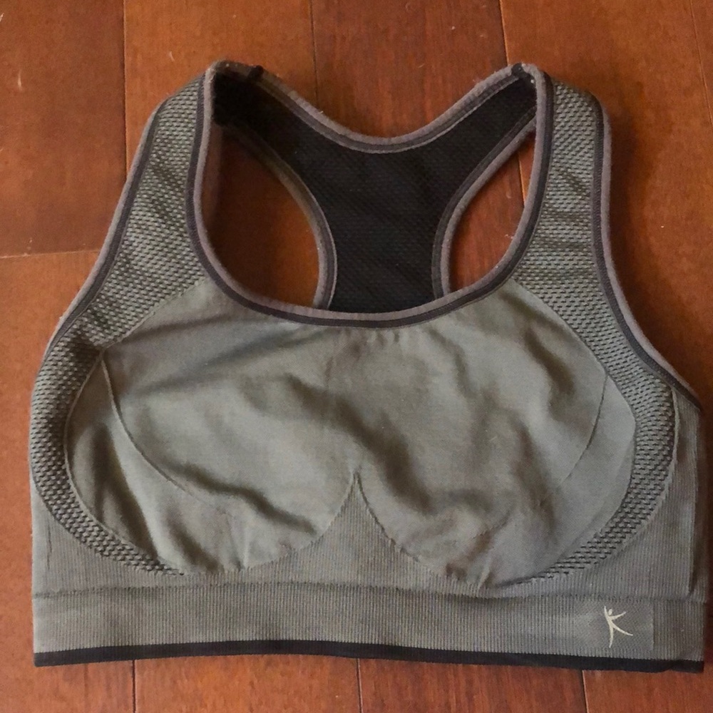 Reversible sports bra